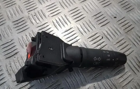 Nissan Primera Indicator stalk 25540av600