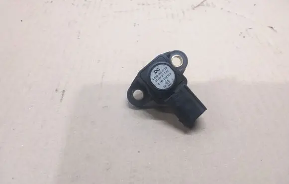 Mercedes-Benz E W211 Air pressure sensor A0061531528