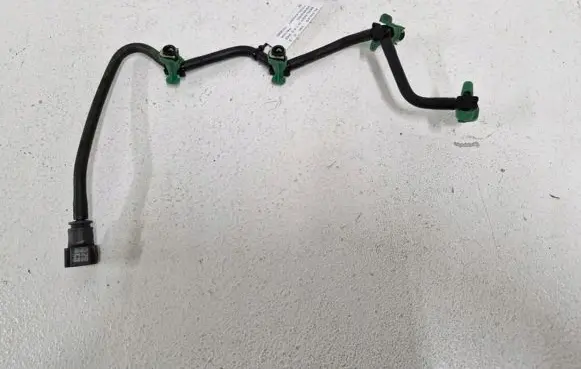 Volvo V40 Fuel tank filler neck pipe 1313040