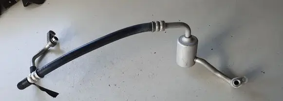 Nissan Leaf I (ZE0) Air conditioning (A/C) pipe/hose