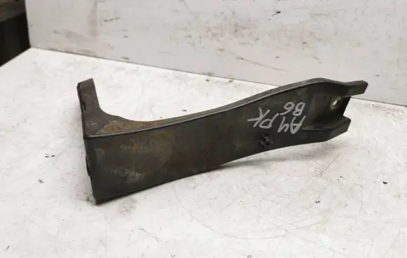 Audi A4 S4 B6 8E 8H Front bumper mounting bracket 8e0823137b