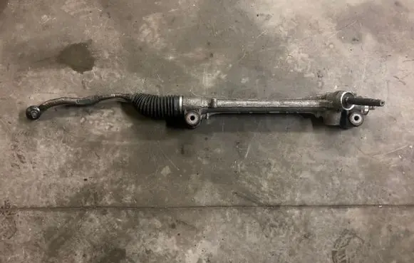 Toyota Yaris Steering rack 560104718