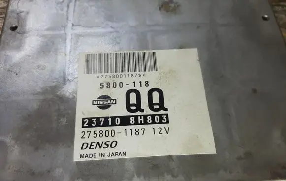 Nissan X-Trail T30 Engine control unit/module 237108H803 5800118 2758001187