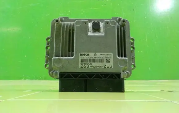 Fiat Doblo Engine control unit/module 0281018698