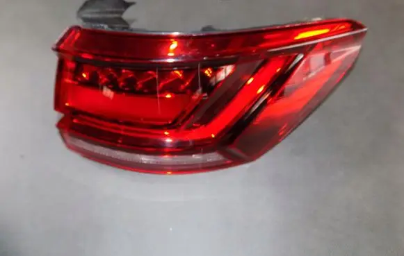 Volkswagen Touareg III Rear/tail lights 760945096