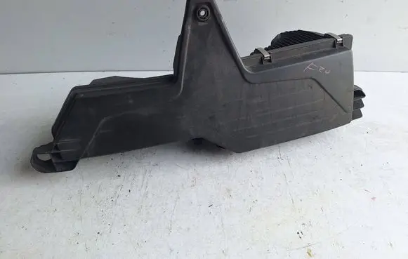BMW 1 F20 F21 Air filter box 10737810