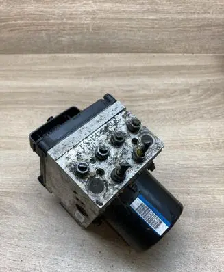 Volkswagen PASSAT B6 ABS Pump 3C0614109 16420301A