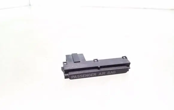 Passenger airbag on/off switch