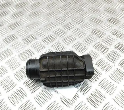 Intake resonator