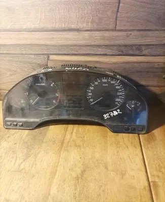 Audi A8 S8 D2 4D Speedometer (instrument cluster)
