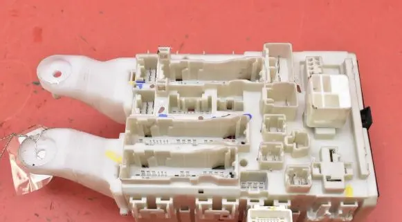 Toyota Auris 150 Fuse box set 82730-02150-A