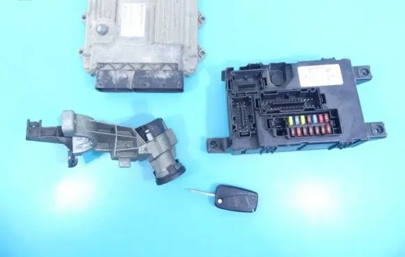Fiat Grande Punto Engine control unit/module ECU 51806497 IMPRK1146476