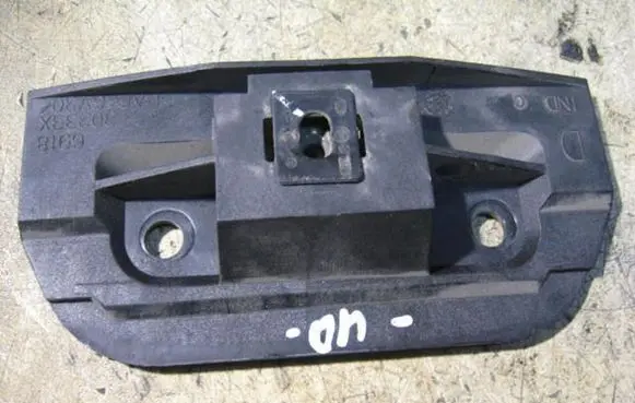 Rear door exterior handle/bracket