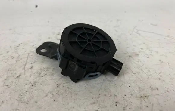 Toyota Mirai Horn buzzer relay 8657062010 0689005760