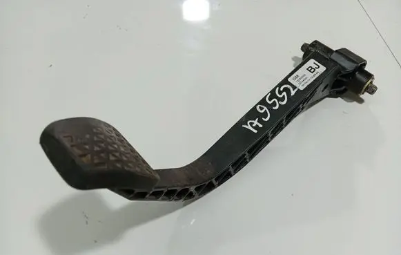 Opel Zafira B Brake pedal 13192503