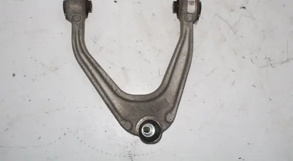 Maserati Ghibli Front lower control arm/wishbone 06700041850