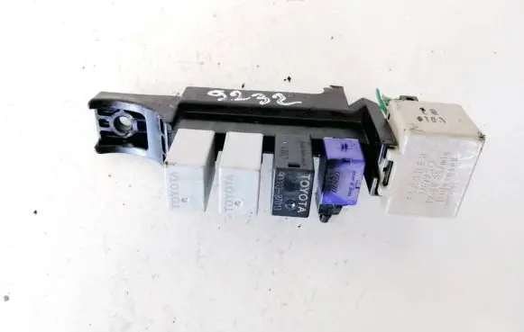 Toyota Avensis T250 Fuse box set
