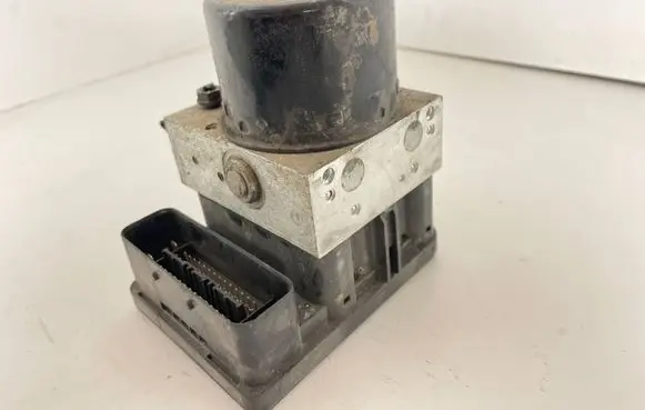 Skoda Octavia Mk2 (1Z) ABS Pump 1K0614517T 1K0907379AA