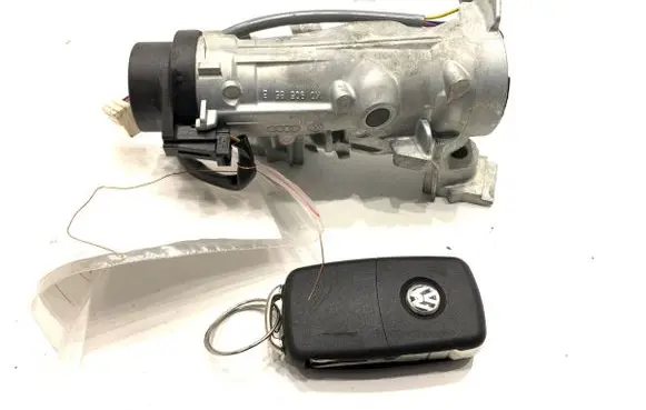 Volkswagen Golf VI Ignition lock 1K0905851B