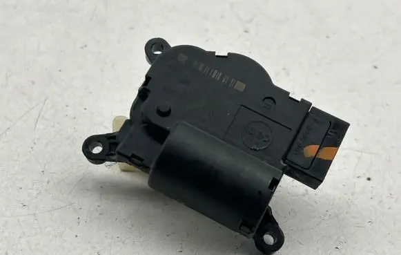 Chrysler Pacifica Air flap motor/actuator 16478544 3093906 P0T1320