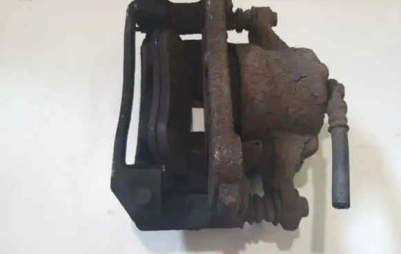 Honda CR-V Front brake caliper