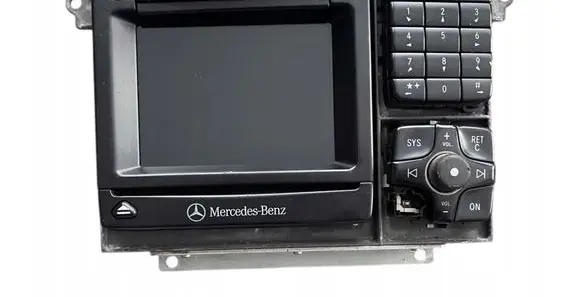 Mercedes-Benz S W220 Radio/CD/DVD/GPS head unit A2208207126