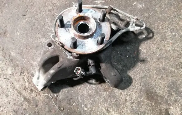 Toyota Prius (XW20) Front wheel hub 