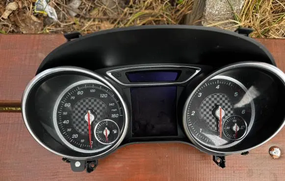 Mercedes-Benz A W176 Speedometer (instrument cluster) A1769000205 0263700476 A1769019402