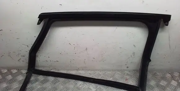 Porsche Macan (95B) Rubber seal rear door 95B83394320