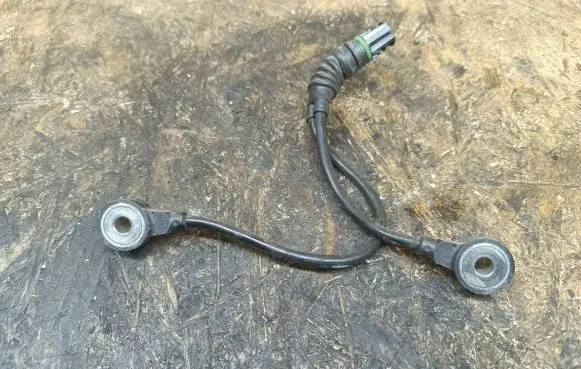 BMW 3 E92 E93 Detonation knock sensor 7568422