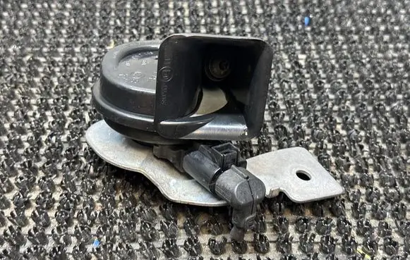 Audi A1 Horn signal 8X0951221A