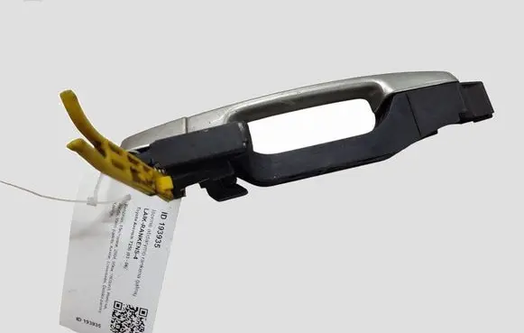 Toyota Avensis T250 Rear door exterior handle