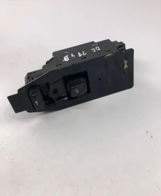 Volvo V70 Electric window control switch 30746075