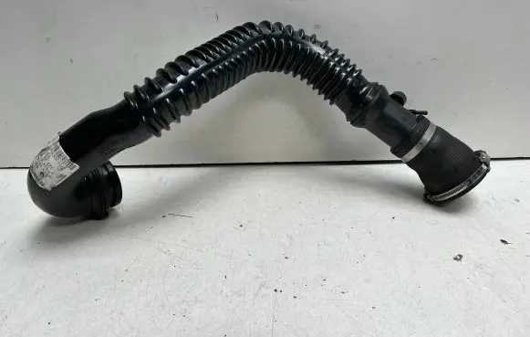 Opel Insignia A Engine coolant pipe/hose 13325358 1302172 GR31373