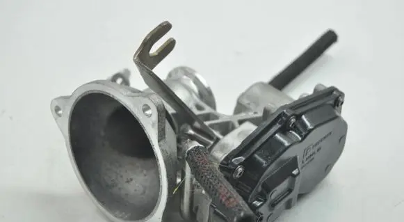BMW 7 G11 G12 EGR valve 8574820
