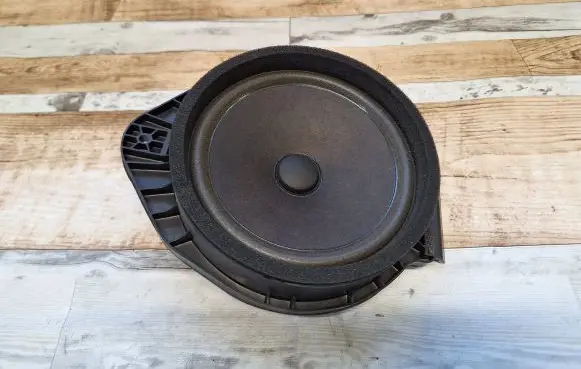 Opel Insignia A Front door speaker 13257499