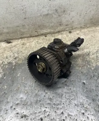 Alfa Romeo 159 Fuel injection high pressure pump 0445010130 0055198522