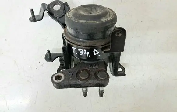 Toyota Corolla Verso AR10 Engine mount bracket