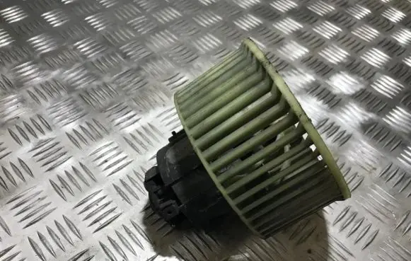 Mitsubishi Lancer Heater fan/blower 827569k