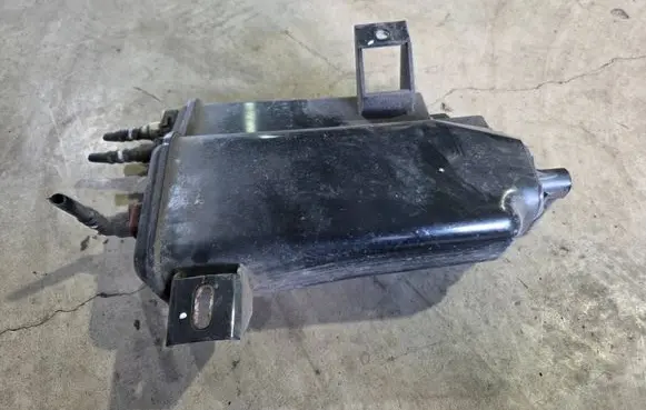 Active carbon filter fuel vapour canister