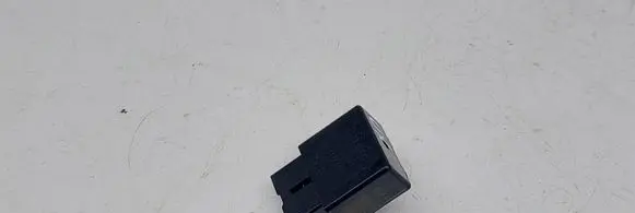 Lexus UX Rear light relay 