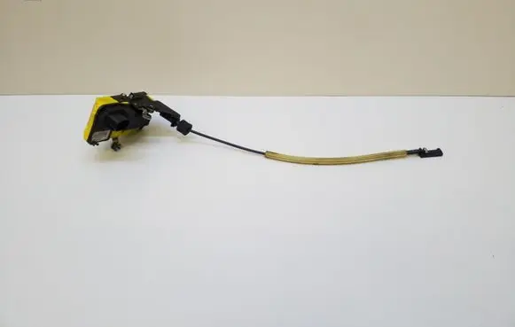 Volvo XC90 Front door lock 30634617