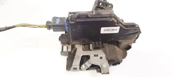 Skoda Praktik (5J8) Rear door lock 5J7839015A CZWL3A01202
