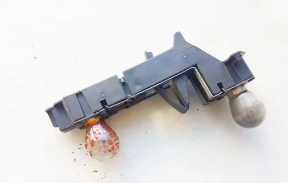 Volvo S70 V70 V70 XC Tail light bulb cover holder 9151646