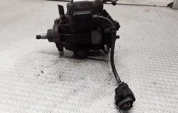 Volkswagen Golf III Fuel injection high pressure pump 028130115G 0460404970