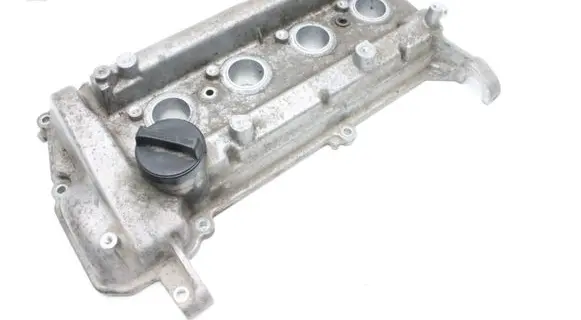 Toyota Yaris Rocker cam cover 