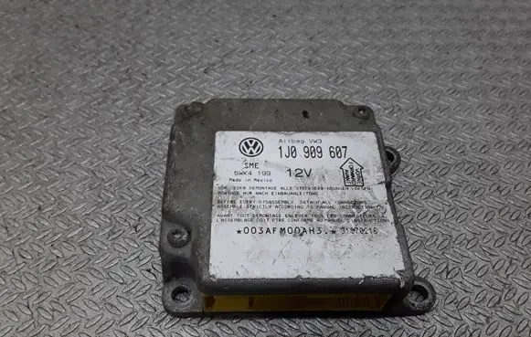 Volkswagen PASSAT B5 Airbag control unit/module 1J0909607 5WK4199
