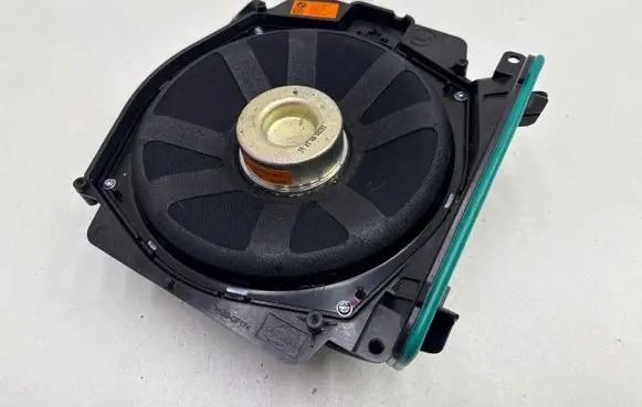 BMW 2 G42 Subwoofer speaker 2622861 240822J0262