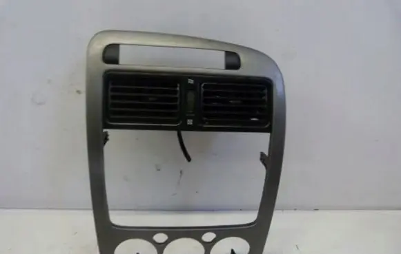 Toyota Avensis T220 Dash center air vent grill 5541220700