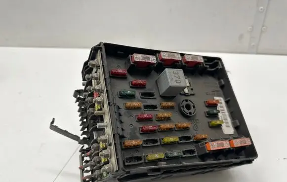 Volkswagen PASSAT B6 Fuse module 3C0937125